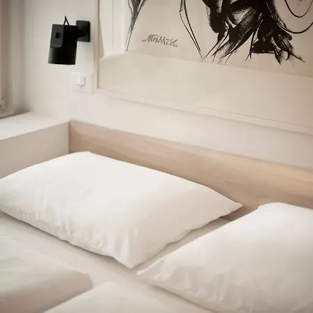 Emmi Apartment